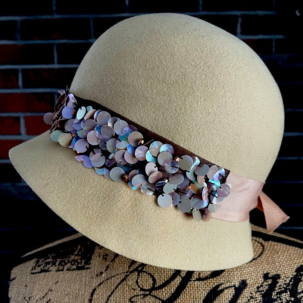 KATHY JEANNE fine millinery gorgeous cloche !!